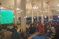 Nobar Lesehan bareng Warga, Sultan Bilang Begini Usai Timnas Kalah di Semifinal Piala Asia U-23