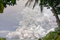 Bandara Sam Ratulangi Kembali Ditutup Pasca Erupsi Gunung Ruang di Sulut