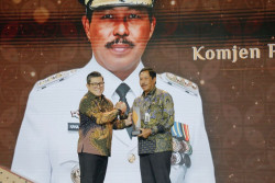 Kualitas Pelayanan Publik Meningkat, Pj Gubernur Jateng Raih Anugrah Inovasi Pembangunan Terpuji