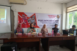 BEDAH BUKU DPAD DIY: Bekali Orang Tua Cara Mendidik Anak pada Era Digital