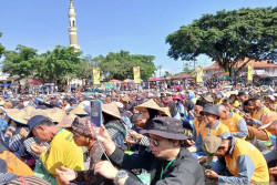 Musim Tanam Dimulai, Petani Temanggung Gelar Tradisi Wiwit Tembakau
