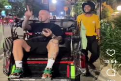 Viral Pesepakbola Radja Nainggolan Naik Becak Keliling Kota Jogja