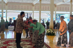Sultan Jogja Ingatkan Abdi Dalem Harus Jadi Penjaga Budaya