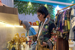 Dibuka Ibu Negara, PLN Pamerkan Hasil Karya Pelatihan UMKM dalam HUT Dekranas ke-44