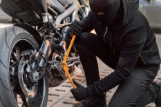 Tak Dikunci Setang, Vespa Senilai Rp53 Juta Hilang di Parkiran Studio