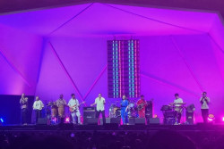 Hari Pertama Java Jazz Festival 2024, Maliq D'Essentials Bikin Romantis Suasana