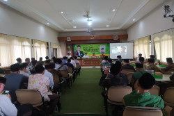 PROGRAM LITERASI: Mengenal Islam Tradisional lewat Pemikiran Gus Dur