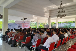 60 Anak Sleman Bakal Magang Kerja Sambil Kuliah di Karawang, Ini Pesan Wabup Sleman
