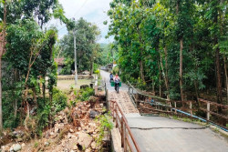 Rusak Diterjang Banjir, Jembatan Pucung Semin Dibangun Mulai Akhir Juli 2024