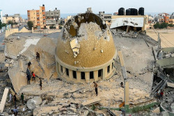 Serangan Israel ke Masjid di Gaza Tewaskan 10 Warga Palestina