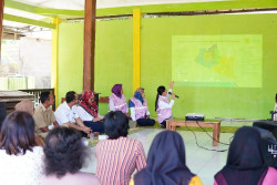 Tingkatkan Kemandirian Ekonomi Masyarakat Baros Bantul, PLN Berikan Bantuan Pelatihan Pemanfaatan Bahan Alam