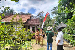 Keren! Kelompok Wanita Tani dari Sentolo Ini Mengontrol Irigasi Cukup Pakai Ponsel
