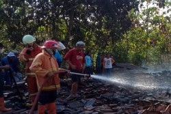 Tiga Rumah di Sragen Terbakar, Motor hingga Kambing Turut Hangus