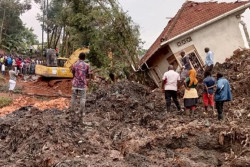 17 Orang Tewas Tertimbun Sampah di Uganda