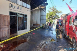 Pabrik Kerupuk Klaten Hangus Terbakar, 4 Karyawan Dibawa ke Rumah Sakit