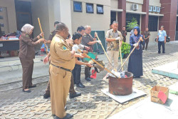Kejari Gunungkidul Musnahkan 5.569 Pil Sapi
