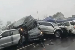 Tabrakan Beruntun Tol Cipularang, Truk Rem Blong Tabrak Lima Mobil