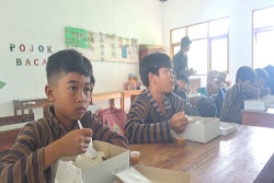 Vokasi UNY Kesulitan Uji Coba Makan Bergizi Gratis Satu Porsi Rp10.000 di Gunungkidul