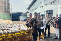 Polda Jawa Tengah Menyita Puluhan Ribu Kemasan Minyakita Tak Sesuai Takaran di Karanganyar