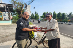 Ramadan Berbagi, BPJS Ketenagakerjaan Cabang Sleman Bagi-bagi Takjil