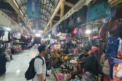Pedagang di Gunungkidul Mengeluh Sepinya Jual Beli Jelang Lebaran