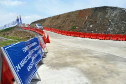 Tol Jogja-Solo: Pemudik Memilih Lewat Exit Toll Tamanmartani, Lalu Lintas di Pintu Masuk Jogja Via Prambanan Landai