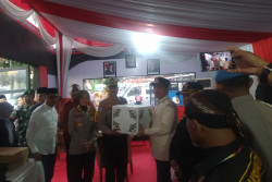 Bupati Bantul Tinjau Posko Terpadu Idul Fitri : Arus Lalu Lintas Terpantau Lancar