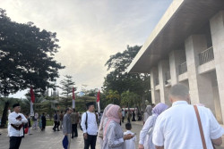 Jemaah dan Menteri Mulai Berdatangan di Masjid Istiqlal