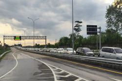 Antrean di Pintu Tol Klaten Mengular hingga 1 Kilometer
