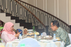 Khofifah Minta Bos Maspion Pastikan Tidak Ada PHK di Jatim