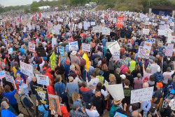 Ratusan Ribu Warga Amerika Serikat Demo Memprotes Donald Trump dan Elon Musk