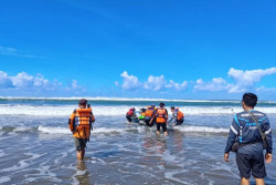 Pencarian Wisatawan Korban Laka Laut di Pantai Parangtritis Dilanjutkan