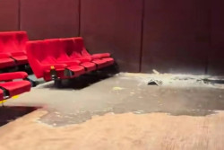 Viral Bioskop XXI di Solo Paragon Mall Bocor saat Hujan Deras, Penonton Keluar