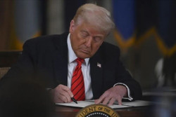 Donald Trump Segera Terapkan Pajak Impor Produk Asal China Menjadi 125 Persen
