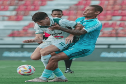 PSS Sleman Kena Comeback PSBS Biak, Pieter Huistra Singgung Potensi Penalti di Babak Pertama