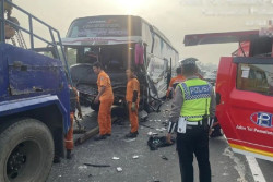Insiden Kecelakaan Minubus vs Bus Rombongan Supporter Persebaya, Ini Komentar Menhub