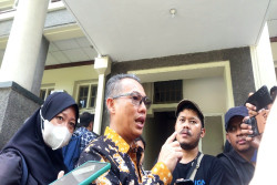 Sudah Diberhentikan dari Jabatan Dosen Terkait Kasus Pelecehan Seksual, Guru Besar Farmasi UGM Masih Terima Gaji