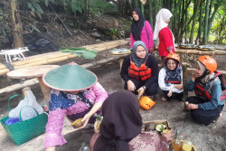 Packrafting Canden Bantul, Padukan Wisata Sungai dan Jamu Tradisional