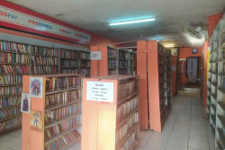 Kisah Teddy, 33 Tahun Mempertahankan Persewaan Buku KK Book Rental Jogja