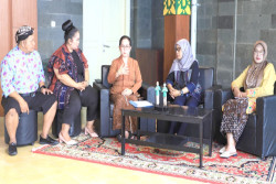 REMBAG KAISTIMEWAN: Ikuti Perkembangan Zaman, Perempuan Tetap Wajib Pegang Kearifan Lokal