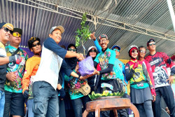 Ratusan Pesepeda Gaungkan Penghijauan Alam di Sewindu Antar Lintas Gowes Jogja