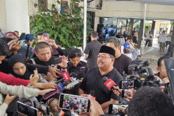 Wagub DKI Jakarta Rano Karno Ikut Melayat ke Rumah Duka Bunda Iffet