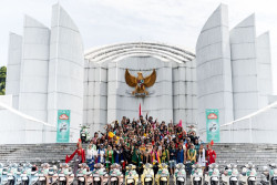 Rayakan Hari Kartini Bareng-Bareng! Ratusan Pengendara Wanita Riding Bareng Pakai Grand Filano Hybrid Dengan Outfit Kebaya