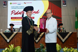 Novel Baswedan Terima Penghargaan UMY Award Bidang Hukum dan HAM