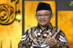 Dedi Mulyadi Larang Wisuda Sekolah, Begini Kata Mendikdasmen