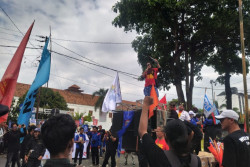 Prabowo Janji Hapus Outsourcing, Begini Tanggapan Buruh
