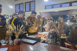 Kunjungi Taru Martani, Menteri Maman Abdurrahman: Layak Jadi Rujukan UMKM agar Lebih Berkembang