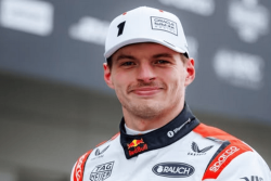 Dapat Hukuman Penalti di F1 GP Spanyol, Verstappen Ogah Bahas Soal Senggolan dengan Russell
