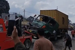 9 Kendaraan Terlibat Tabrakan Beruntun di Pertigaan Terminal Bawen Semarang