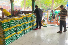 Pembeli Beras SPHP Wajib Difoto, Ini Penjelasan dari Perum Bulog